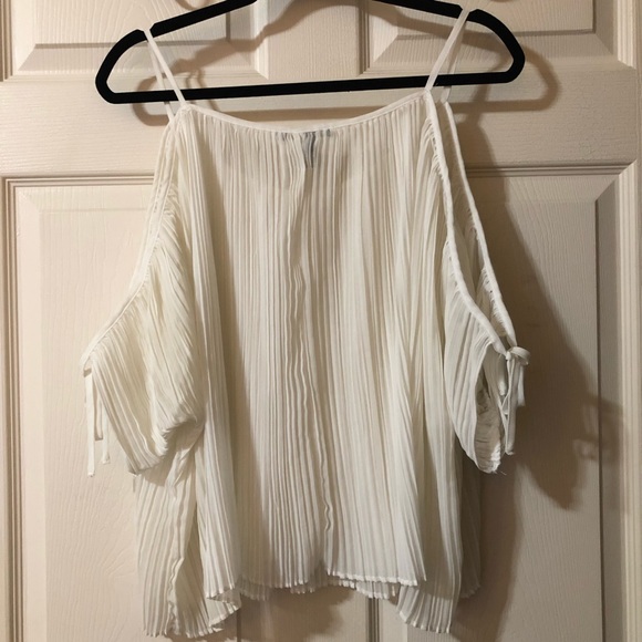 Forever21 Off White Open Shoulder Top SIZE: LARGE - Picture 6 of 7